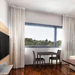 Four Points By Sheraton Mons Готель 4*