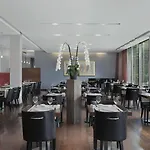 Four Points By Sheraton Mons Готель