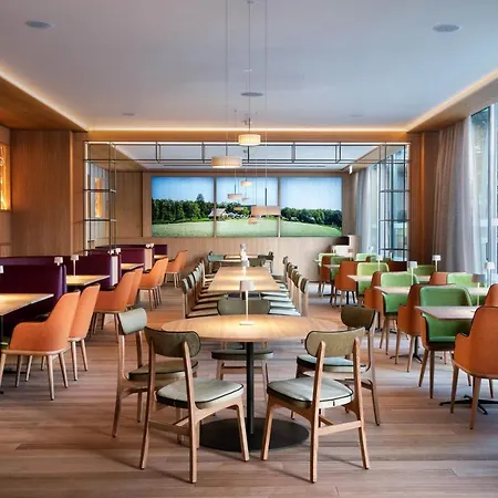 Four Points By Sheraton Mons מלון 4*