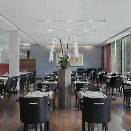 Four Points By Sheraton Mons Ξενοδοχείο