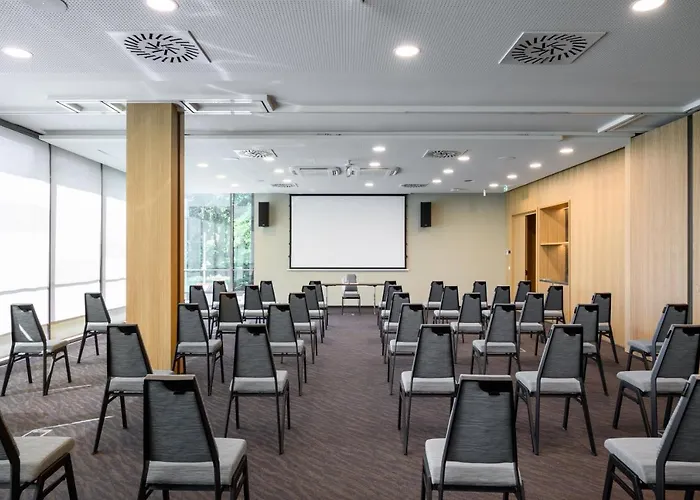 מלון Four Points By Sheraton Mons