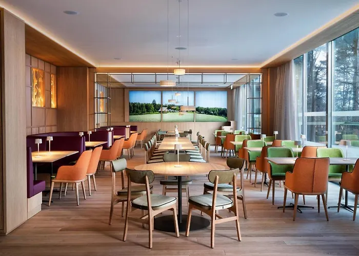 Four Points By Sheraton Mons מלון 4*