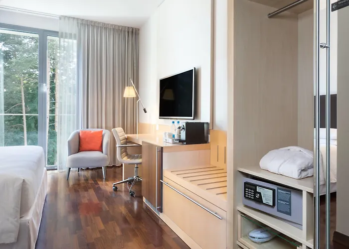 Four Points By Sheraton Mons מלון לובליאנה