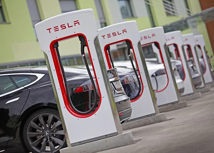 Four Points By Sheraton Mons מלון