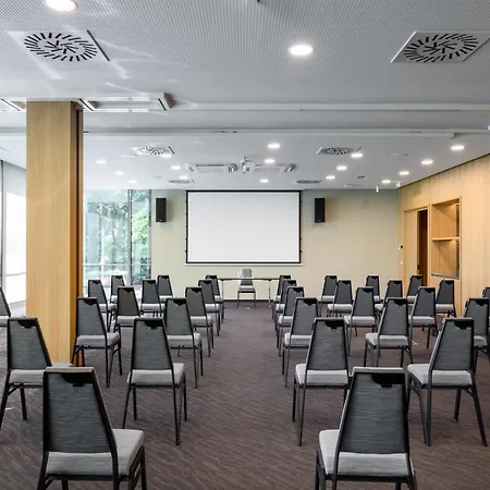 Отель Four Points By Sheraton Mons