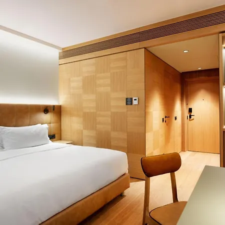 Four Points By Sheraton Mons Отель 4*