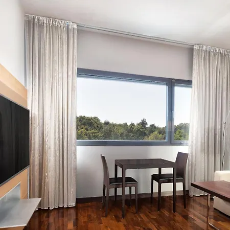 Four Points By Sheraton Mons Отель 4*